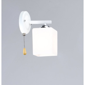 Бра настенное на 1 плафон VALESO N6788/1W для спальни гостиной белый хром