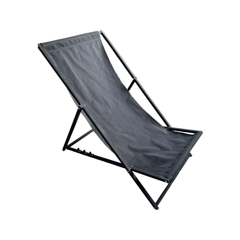 Розкладний металевий шезлонг-крісло, розміром 130 х 60 см, в чорному кольорі